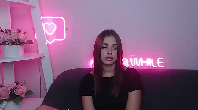 Snapshot of MilanaAngelAs chatting on February 4, 11:49 am MilanaAngelAs online show from February 4, 11:49 am