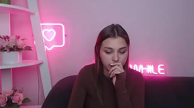 Snapshot of MilanaAngelAs chatting on February 7, 1:53 pm MilanaAngelAs online show from February 7, 1:53 pm