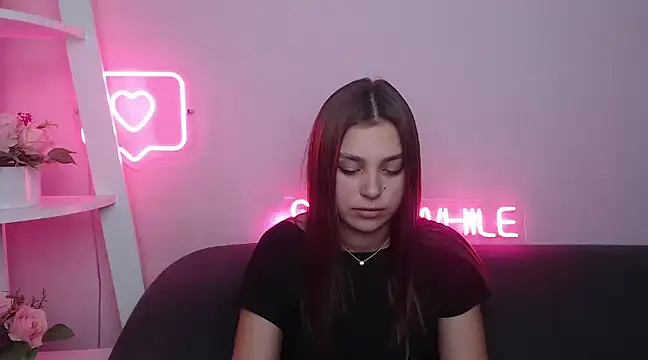Snapshot of MilanaAngelAs chatting on February 7, 5:07 pm MilanaAngelAs online show from February 7, 5:07 pm