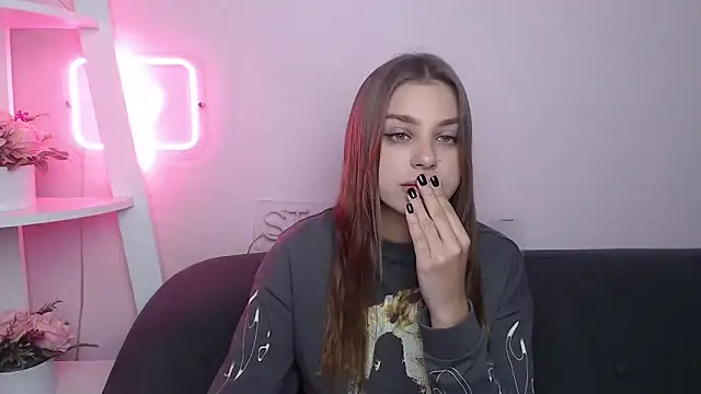 Snapshot of MilanaAngelAs chatting on October 7, 7:44 pm MilanaAngelAs online show from October 7, 7:44 pm