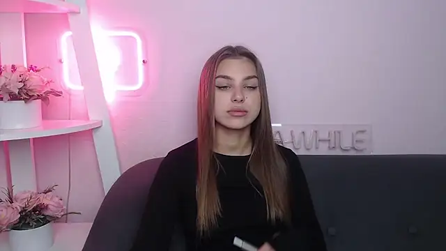 Snapshot of MilanaAngelAs chatting on October 11, 4:44 am MilanaAngelAs online show from October 11, 4:44 am