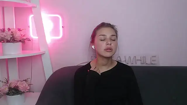 Snapshot of MilanaAngelAs chatting on October 18, 4:52 pm MilanaAngelAs online show from October 18, 4:52 pm