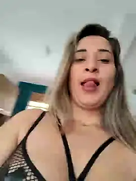 Snapshot of annamell chatting on December 5, 1:38 pm annamell online show from December 5, 1:38 pm