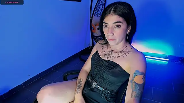 Nina-monroe online show from February 28, 12:00 am