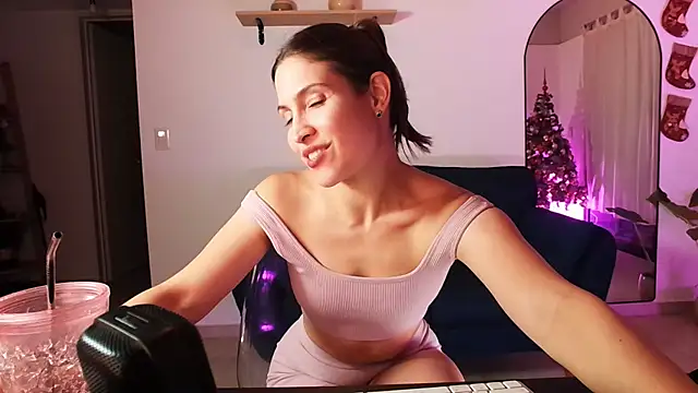 Snapshot of Melisa_cream chatting on December 8, 3:53 am Melisa cream online show from December 8, 3:53 am