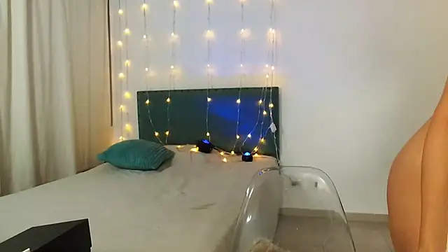 Snapshot of Melisa_cream chatting on February 13, 2:34 am Melisa cream online show from February 13, 2:34 am