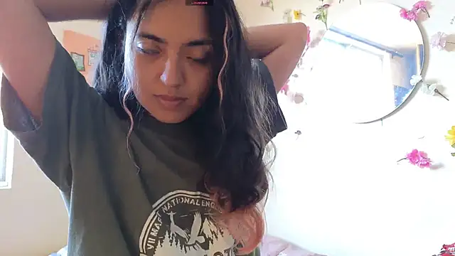 Snapshot of ViolettaSummer chatting on January 11, 1:01 pm ViolettaSummer online show from January 11, 1:01 pm