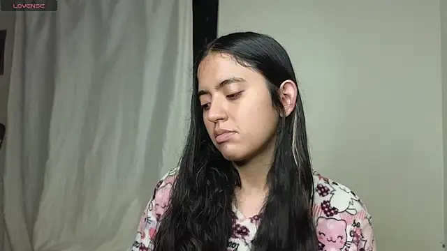 Snapshot of ViolettaSummer chatting on October 12, 12:20 am ViolettaSummer online show from October 12, 12:20 am