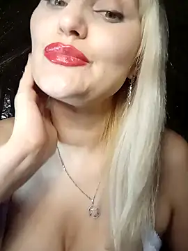 Snapshot of Freya_Milf chatting on January 23, 3:43 pm Freya Milf online show from January 23, 3:43 pm