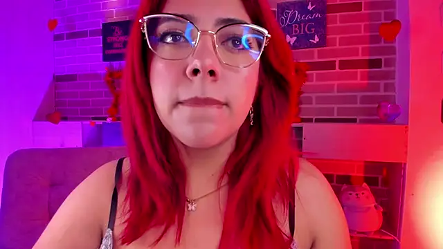 Snapshot of Rousse_Collinss chatting on February 22, 4:40 pm Rousse Collinss online show from February 22, 4:40 pm