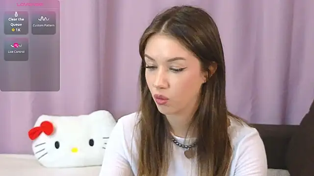 Snapshot of ellie_kramer chatting on June 6, 9:19 pm ellie kramer online show from June 6, 9:19 pm