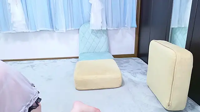 Snapshot of -YU- chatting on November 13, 5:34 pm -YU- online show from November 13, 5:34 pm