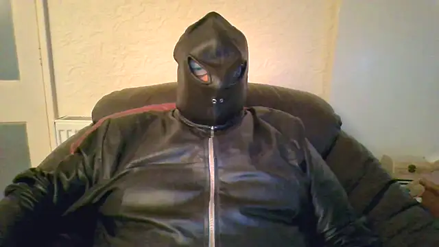 Snapshot of Leatherman63 chatting on December 20, 8:32 am Leatherman63 online show from December 20, 8:32 am