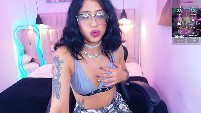 Snapshot of REDHOTTER_ chatting on May 28, 7:55 pm REDHOTTER online show from May 28, 7:55 pm