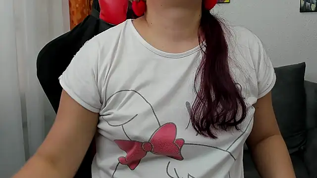 Lexyevans online show from February 22, 9:13 pm