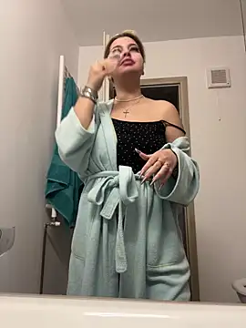 AllysonK online show from April 9, 11:15 am