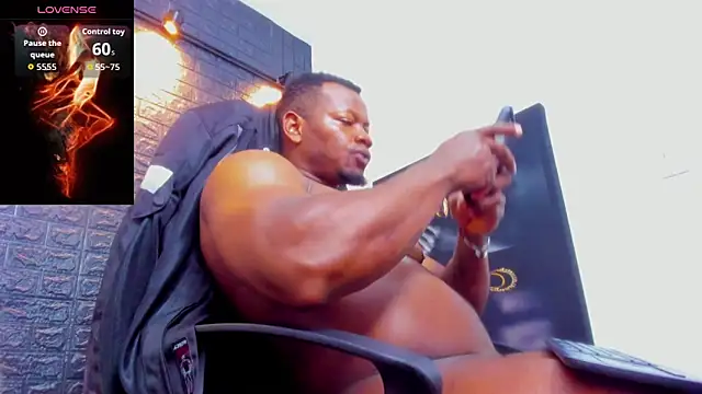 tommike online show from March 31, 2:39 pm