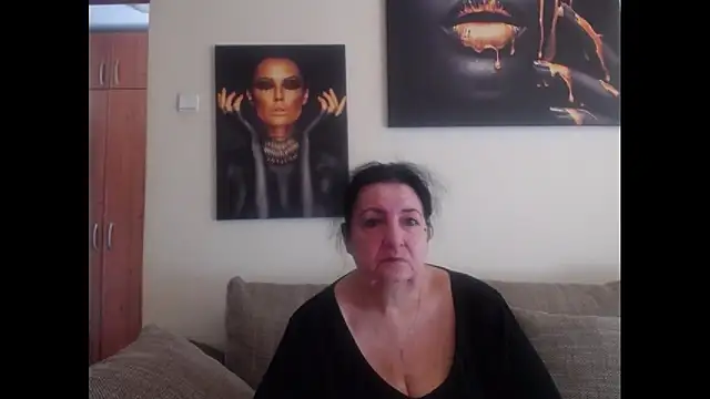 Snapshot of maturekorine chatting on April 26, 8:34 am maturekorine online show from April 26, 8:34 am