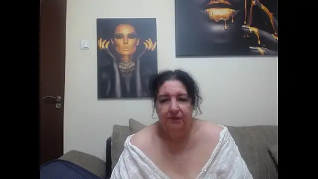 Snapshot of maturekorine chatting on May 3, 8:26 pm maturekorine online show from May 3, 8:26 pm