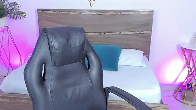 Snapshot of ivette_bocelly chatting on December 29, 10:25 pm ivette bocelly online show from December 29, 10:25 pm