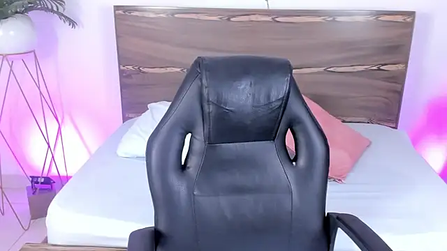 Snapshot of ivette_bocelly chatting on February 28, 10:17 pm ivette bocelly online show from February 28, 10:17 pm