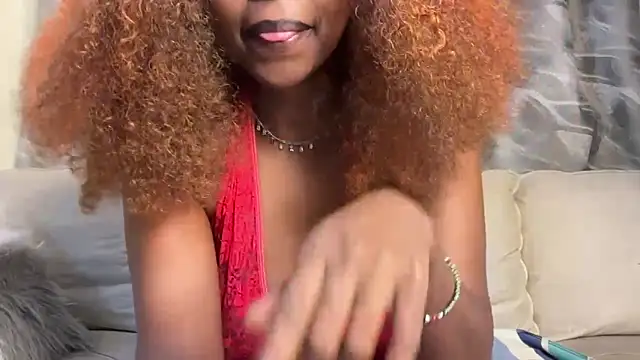 Snapshot of Chocolate_queen2 chatting on April 30, 4:52 am Chocolate queen2 online show from April 30, 4:52 am