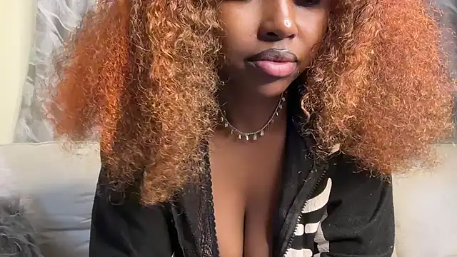 Snapshot of Chocolate_queen2 chatting on May 1, 2:49 am Chocolate queen2 online show from May 1, 2:49 am