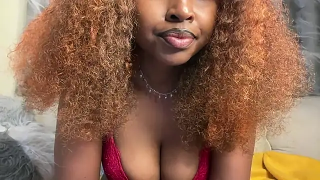 Snapshot of Chocolate_queen2 chatting on May 5, 1:24 am Chocolate queen2 online show from May 5, 1:24 am