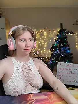 D0nna  online show from December 18, 11:33 pm