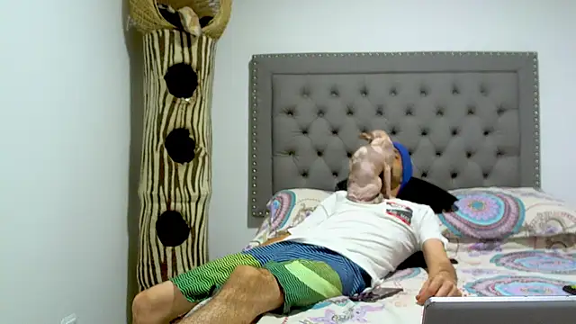 Snapshot of adan_eva960 chatting on January 15, 12:19 am adan eva960 online show from January 15, 12:19 am