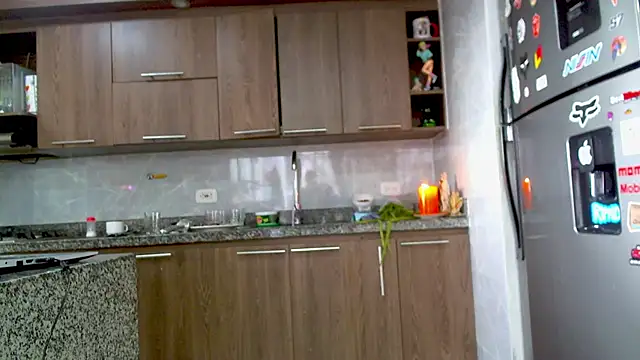 Snapshot of adan_eva960 chatting on February 15, 9:15 pm adan eva960 online show from February 15, 9:15 pm