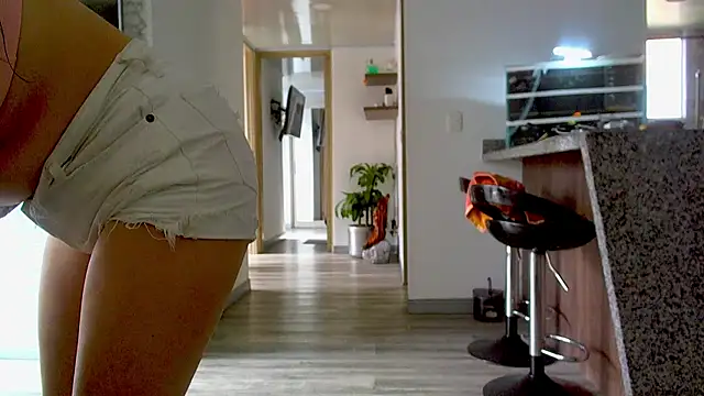 Snapshot of adan_eva960 chatting on March 2, 3:48 pm adan eva960 online show from March 2, 3:48 pm