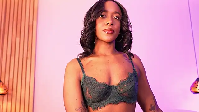 EmilyHaan online show from February 27, 8:20 pm