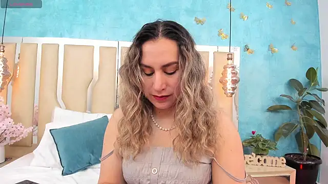 Snapshot of RubbyTaylor chatting on May 6, 2:33 pm RubbyTaylor online show from May 6, 2:33 pm