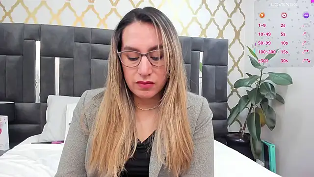 Snapshot of RubbyTaylor chatting on June 17, 2:40 pm RubbyTaylor online show from June 17, 2:40 pm