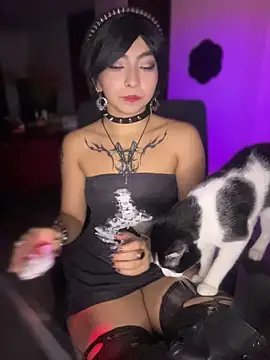 Snapshot of _Gothiccbitch_ chatting on July 12, 4:58 am Gothiccbitch online show from July 12, 4:58 am