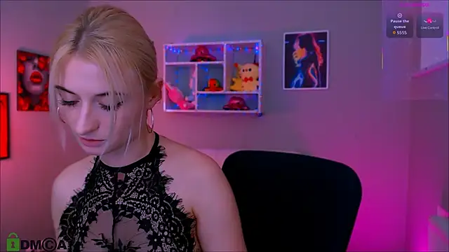 Snapshot of melisa_white1 chatting on June 8, 7:25 pm melisa white1 online show from June 8, 7:25 pm