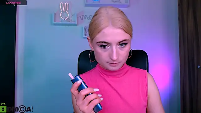 Snapshot of melisa_white1 chatting on July 7, 7:07 pm melisa white1 online show from July 7, 7:07 pm