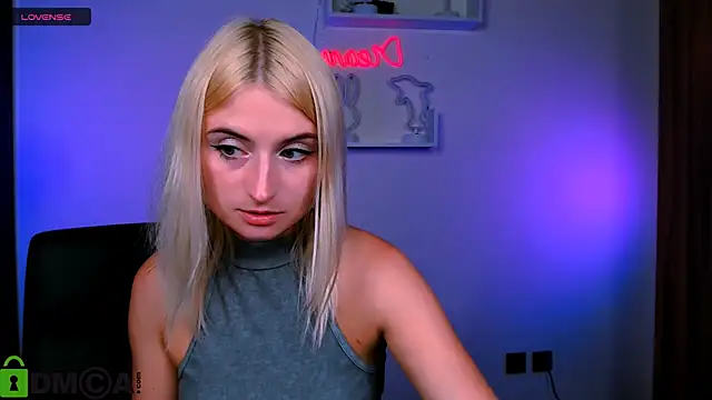 Snapshot of melisa_white1 chatting on August 3, 7:17 pm melisa white1 online show from August 3, 7:17 pm