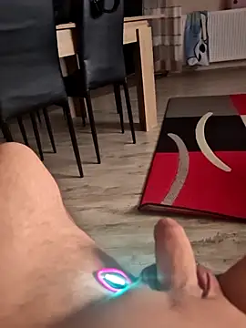 Szeltolo001 online show from March 31, 10:43 pm