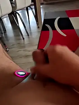 Szeltolo001 online show from April 4, 4:22 am