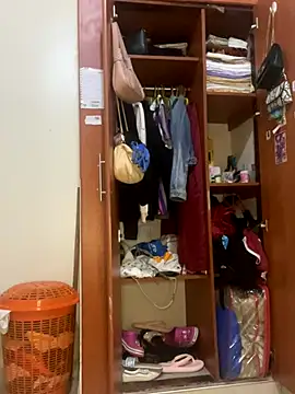 Snapshot of sweet18creamybigpussy chatting on September 28, 11:21 pm sweet18creamybigpussy online show from September 28, 11:21 pm