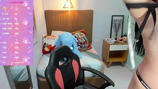 Snapshot of delilaquinn chatting on December 19, 6:34 pm delilaquinn online show from December 19, 6:34 pm