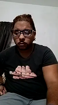 Snapshot of Dj-yefri-pauta chatting on December 20, 3:14 am Dj-yefri-pauta online show from December 20, 3:14 am