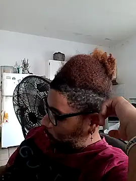 Snapshot of Dj-yefri-pauta chatting on February 7, 8:53 pm Dj-yefri-pauta online show from February 7, 8:53 pm