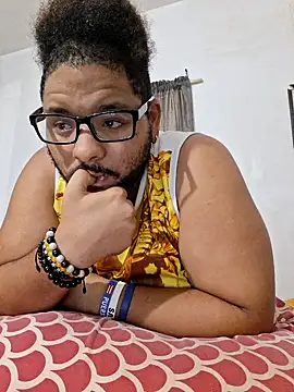 Snapshot of Dj-yefri-pauta chatting on September 10, 9:26 pm Dj-yefri-pauta online show from September 10, 9:26 pm