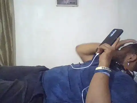 Snapshot of Dj-yefri-pauta chatting on May 1, 3:00 am Dj-yefri-pauta online show from May 1, 3:00 am