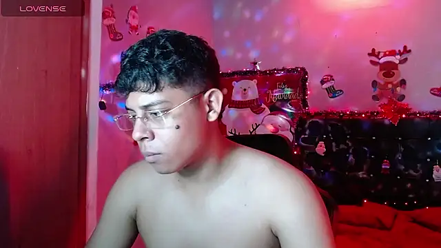 Snapshot of Wiiliam_20 chatting on December 6, 6:28 pm Wiiliam 20 online show from December 6, 6:28 pm