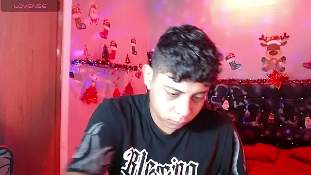 Snapshot of Wiiliam_20 chatting on December 7, 2:13 pm Wiiliam 20 online show from December 7, 2:13 pm