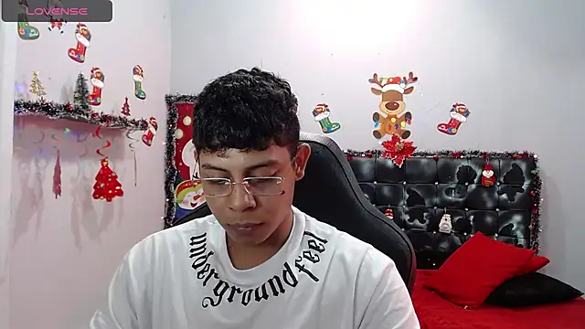 Snapshot of Wiiliam_20 chatting on December 17, 4:21 pm Wiiliam 20 online show from December 17, 4:21 pm